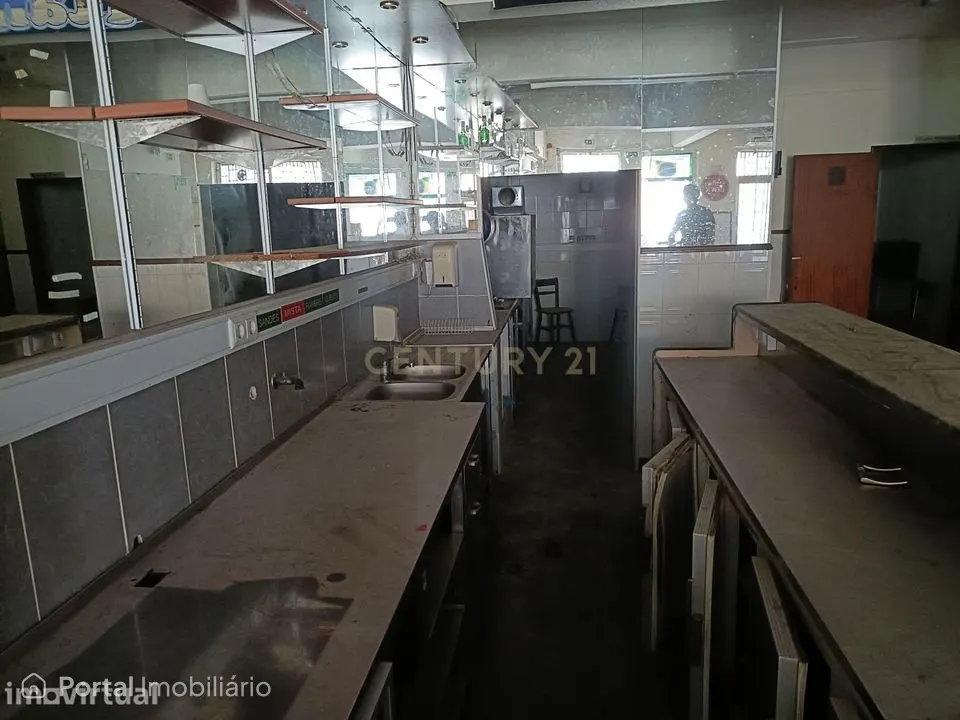 Espaço Comercial na Rua Passos Manuel, Alhandra