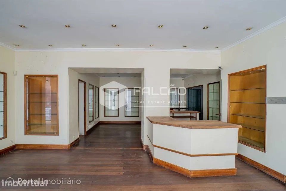Loja T7+3 Arrendamento em Santarém (Marvila), Santa Iria da Ribeira de