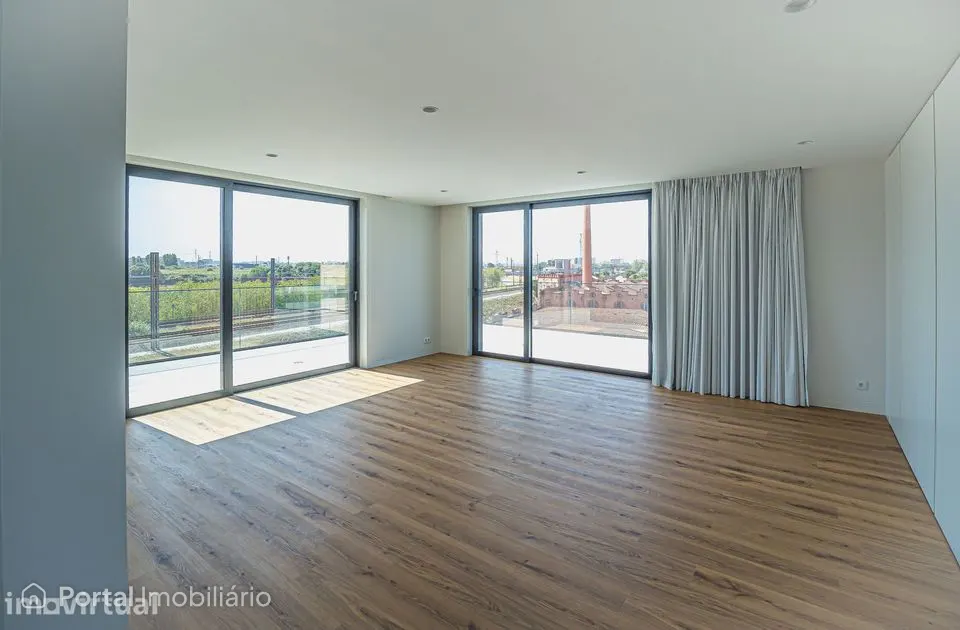 Apartamento T4 Duplex, Terraço com 106 m2, Luxo, Fonte Nova, Aveiro