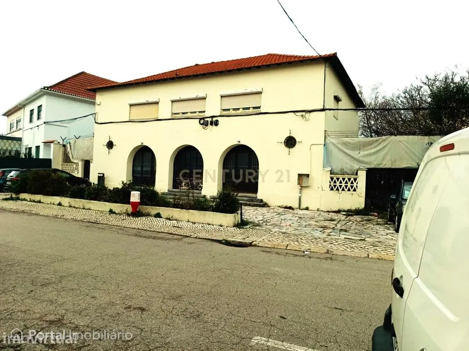 Moradia independente no Bairro da Encarnação nos Olivais Norte com lot