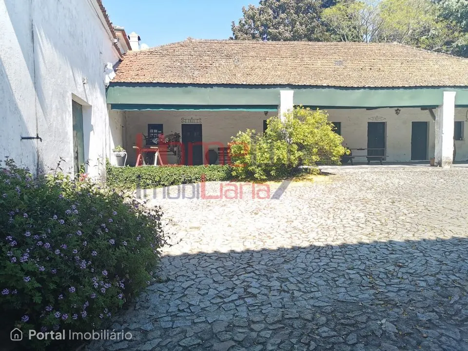 8-bedroom farm for sale in Cumieira