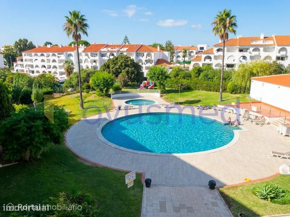 Apartamento T2 mobilado, com ar condicionado e piscina - Areias de ...