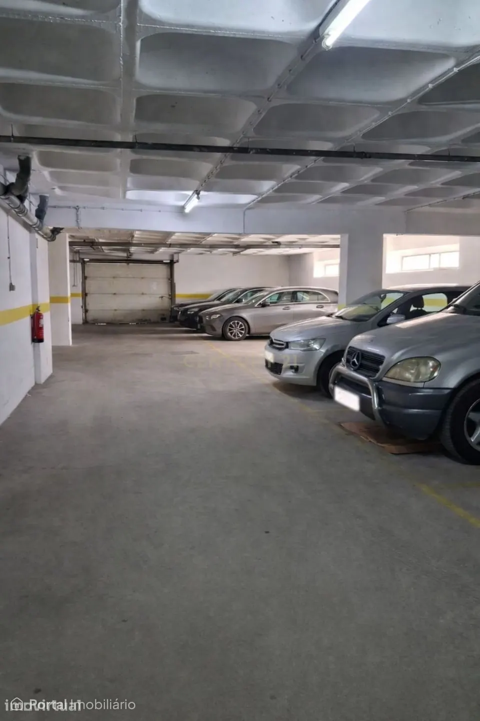Garagem, Algueirão-Mem Martins, Rua dos Lírios