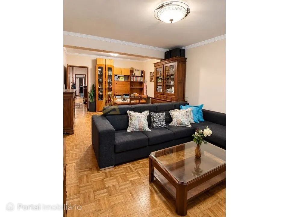 Apartamento T3 com 117 m² + arrumos convertidos em T0 | Esgueira - ...