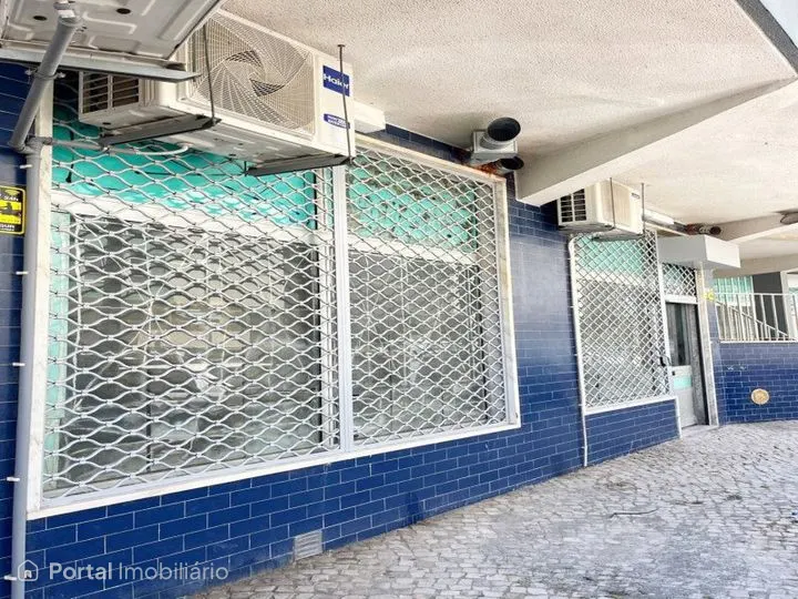 Imóvel comercial à venda em Loures
