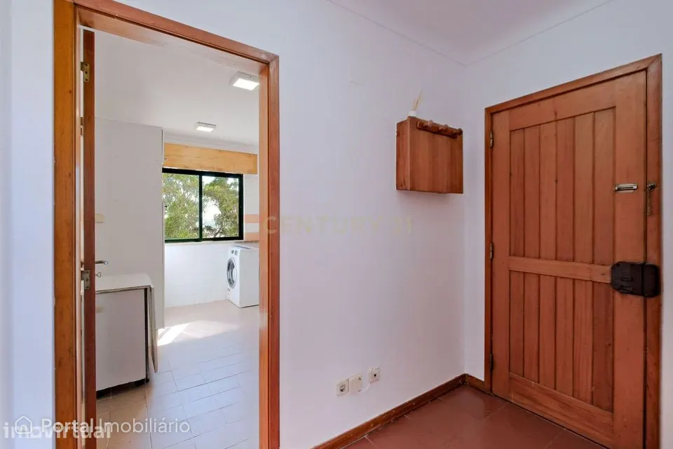 Apartamento T2 com Vista Panorâmica em Algueirão Mem Martins