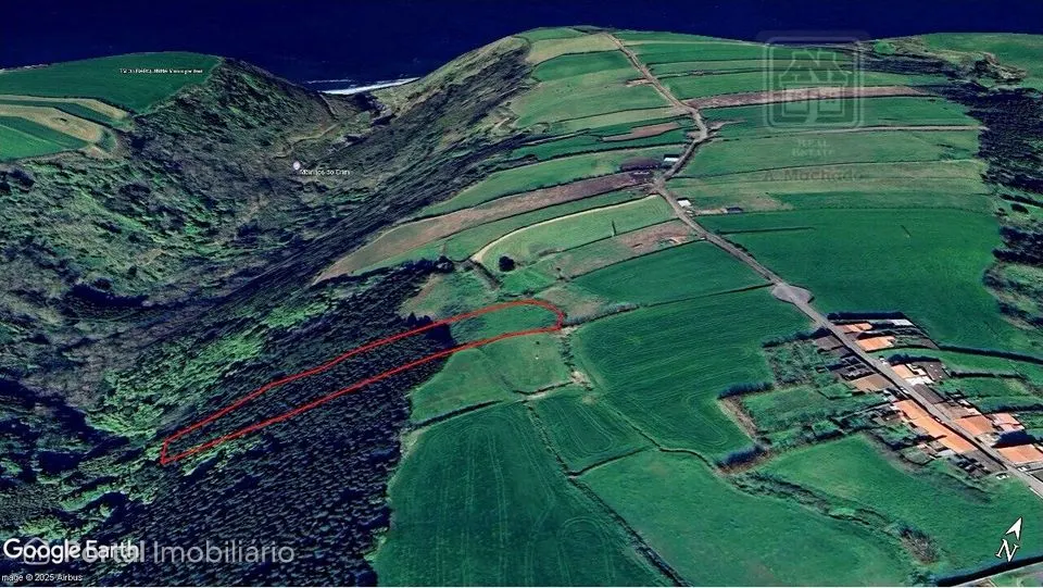 Land for sale in Fenais da Ajuda