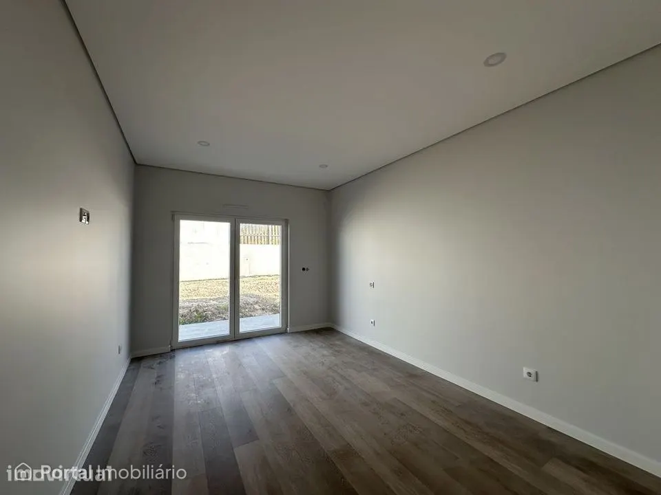 Moradia térrea NOVA T3+1 próximo das praias da Ericeira