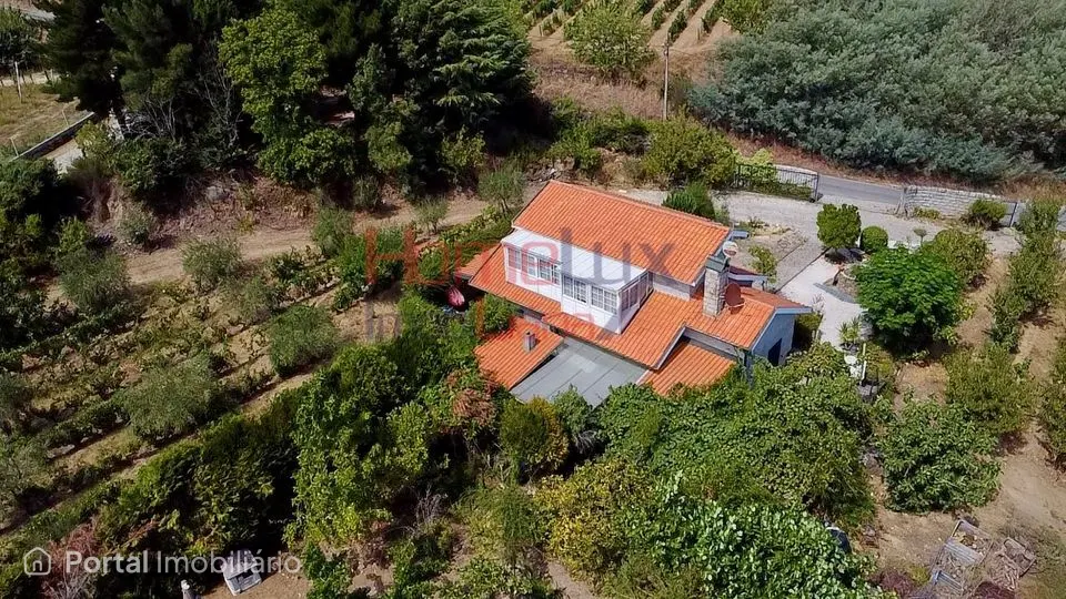 Quinta com Moradia T3 em Britiande