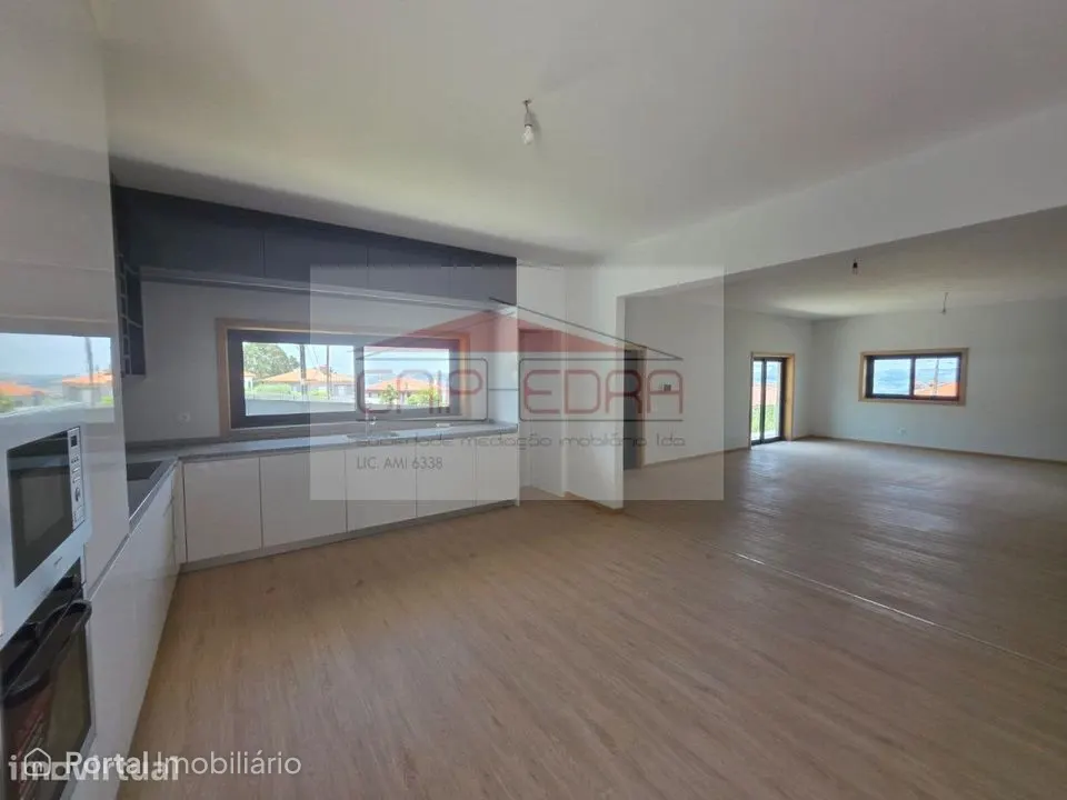 5-bedroom house for sale in Guilhufe e Urrô