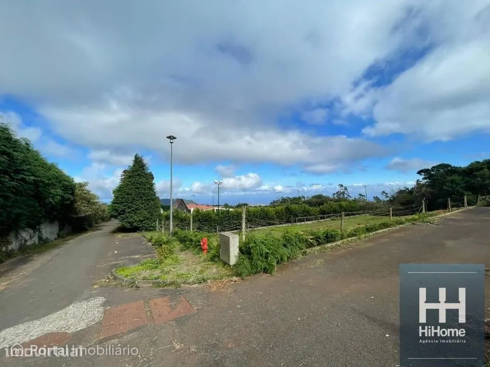 Land for sale in Santo António da Serra