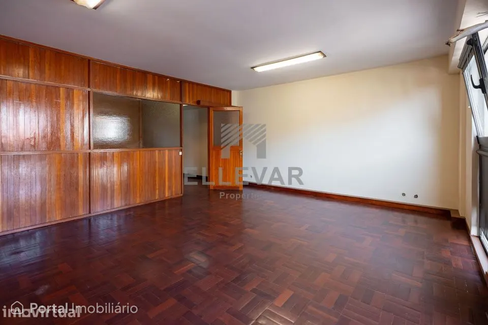 Escritório localizado no centro do Funchal