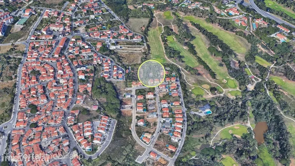 Terreno de 2500m2 no Estoril