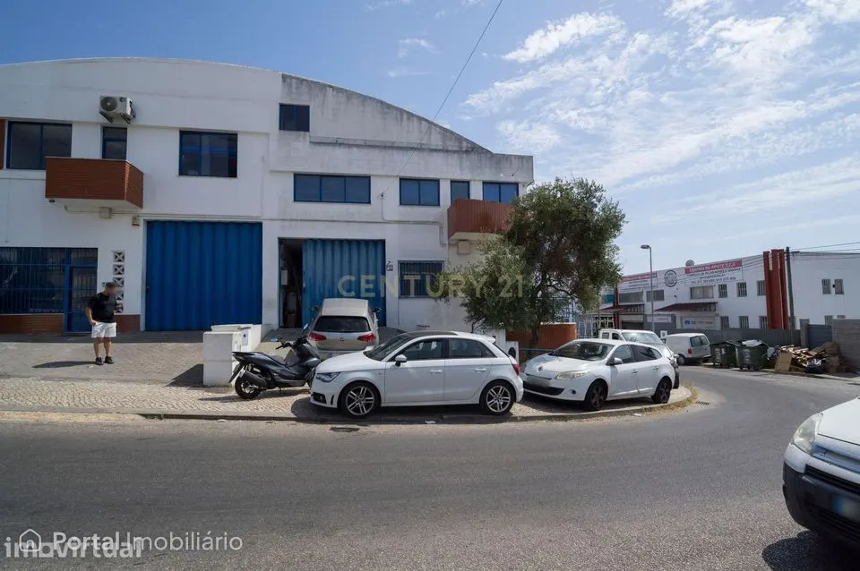 Armazém com 360 m2