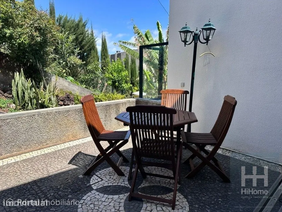 Excelente Moradia Geminada T3 com Vista Mar e Quintal Zona Tranquila