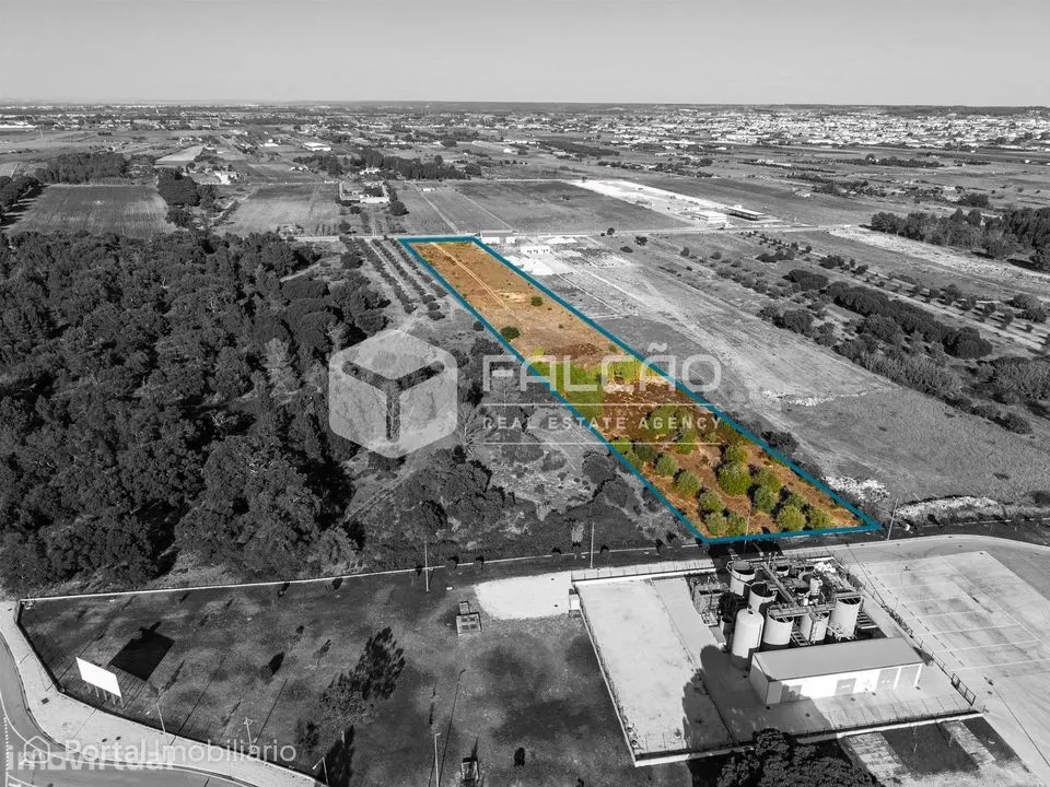 Terreno Venda junto á base do Mercadona em Almeirim