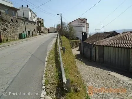 Loja destinada a Comércio de rua em Sanfins do Douro, Alijó