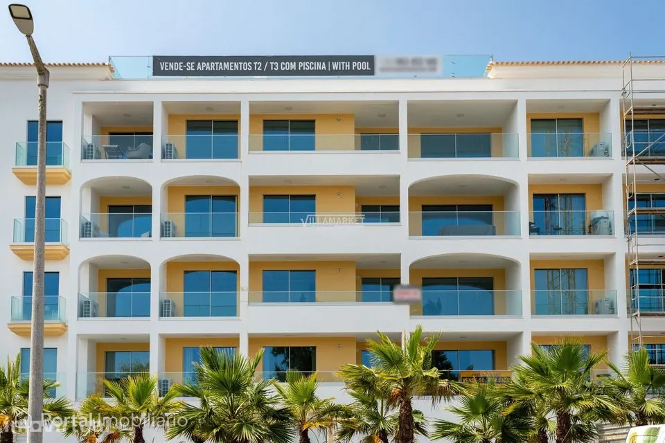 Apartamentos T2 e T3 + 1 novos com piscina na cobertura situados em la