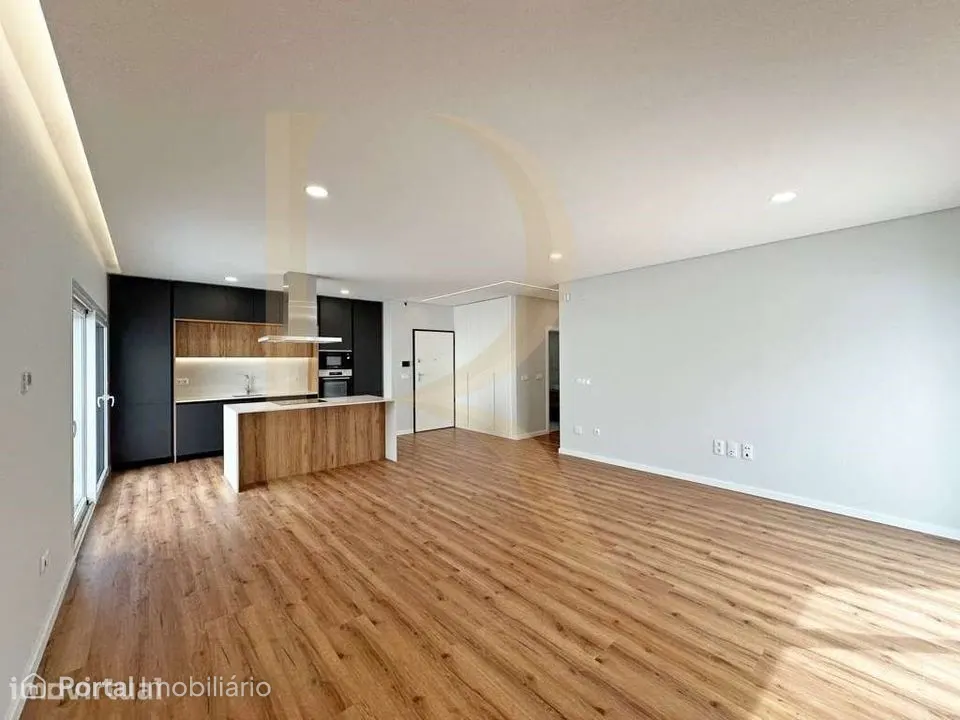 Apartamento T2 no Pinhal do General com Terraço, Parqueamento e Arr...