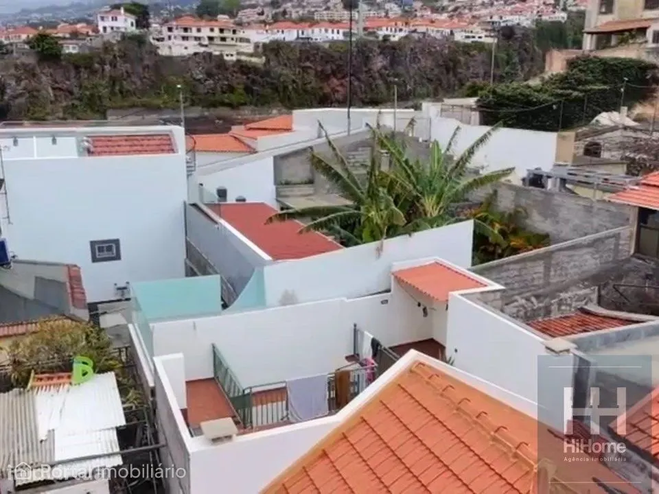 Moradia T3 com sótão na Rochinha - Funchal