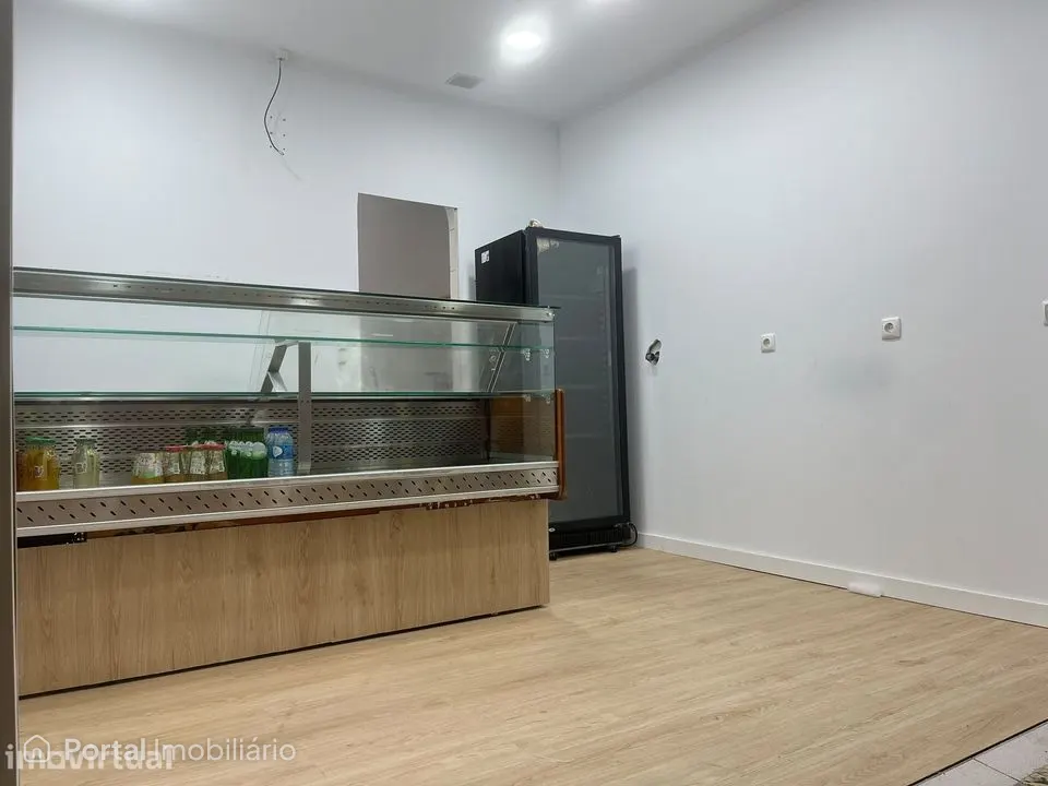 Shop for rent in Lumiar