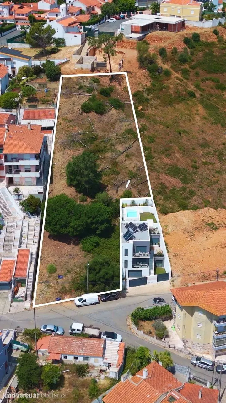 Terreno Urbano de 1497 m2 com Alvará e Vista Mar na Galiza, Estoril
