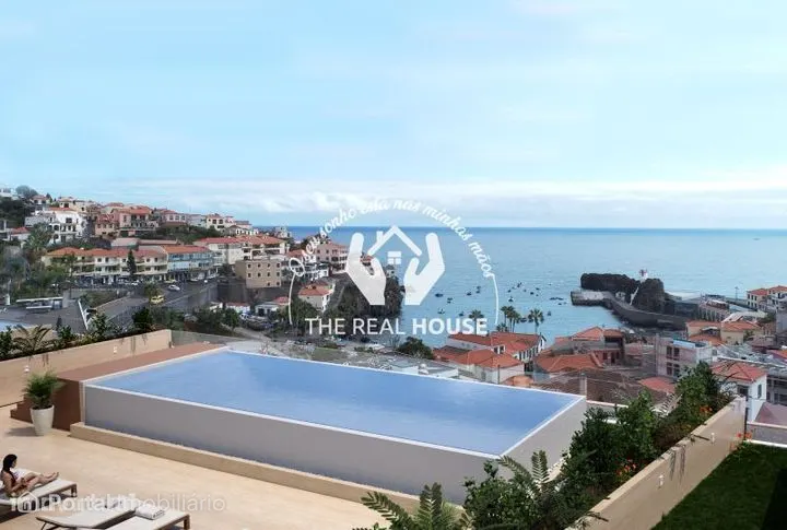 Apartamento T2 com Piscina Privativa e Vista Mar – Câmara de Lobos