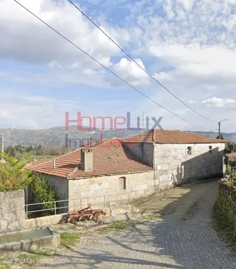 Casa Senhorial em V. Pouca de Aguiar