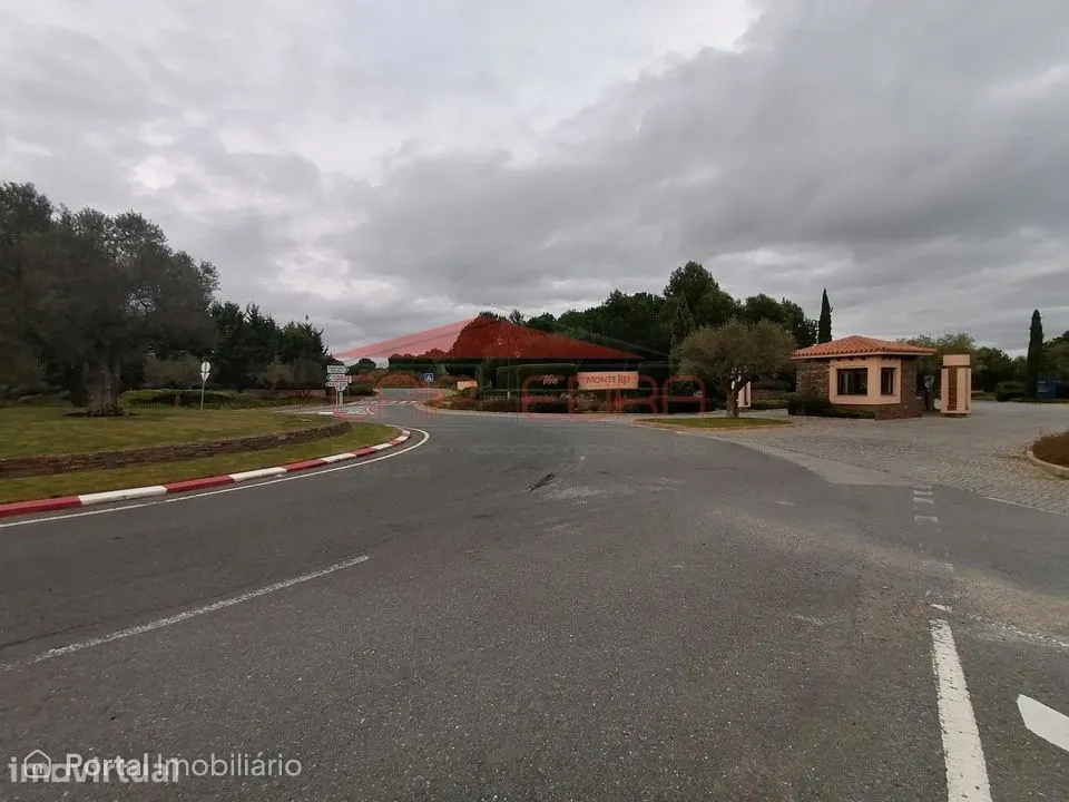 Moradia T2 com piscina e jardim em Vila Real