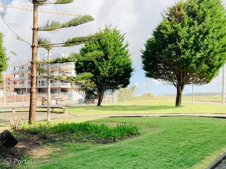 Apartamento T2 novo com vistas panorâmicas a 1 minuto do mar em Ato...