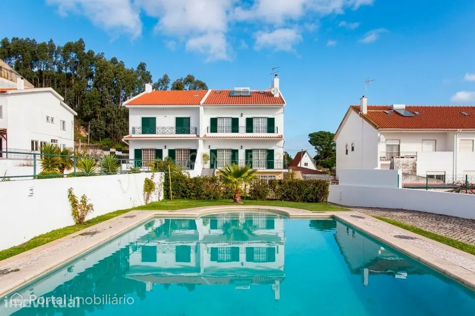 Moradia T5 com piscina e jardim, lote com 830 m² entre Sintra e Lisboa