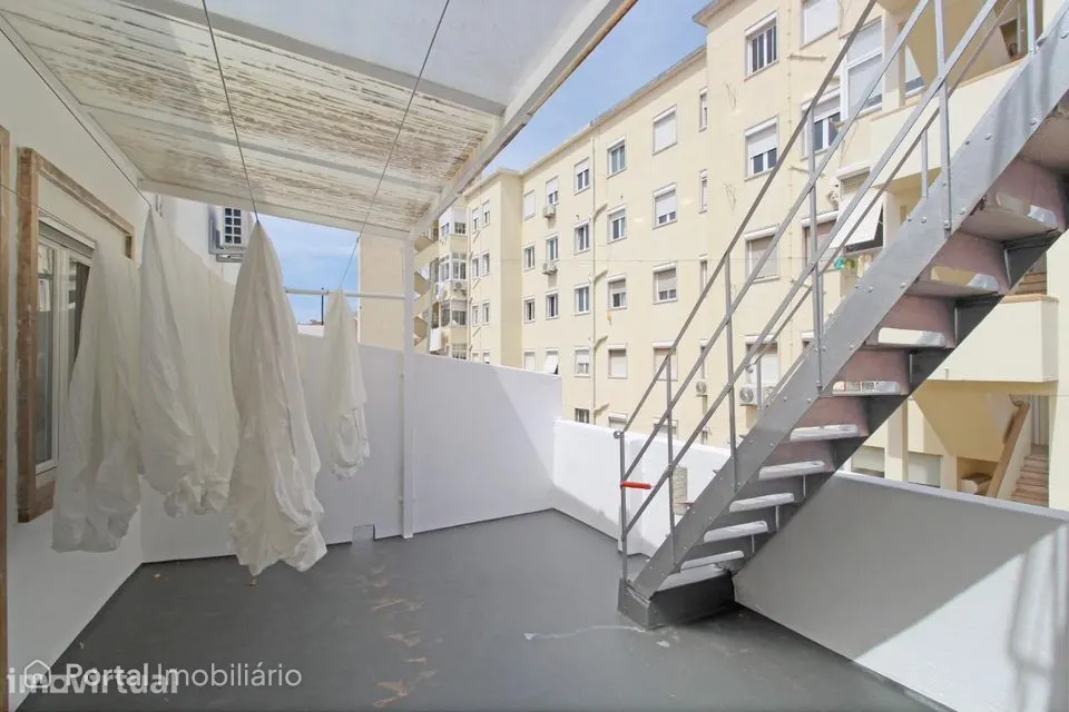 Residencial de Estudantes | Entre Avenida de Roma e Campo...