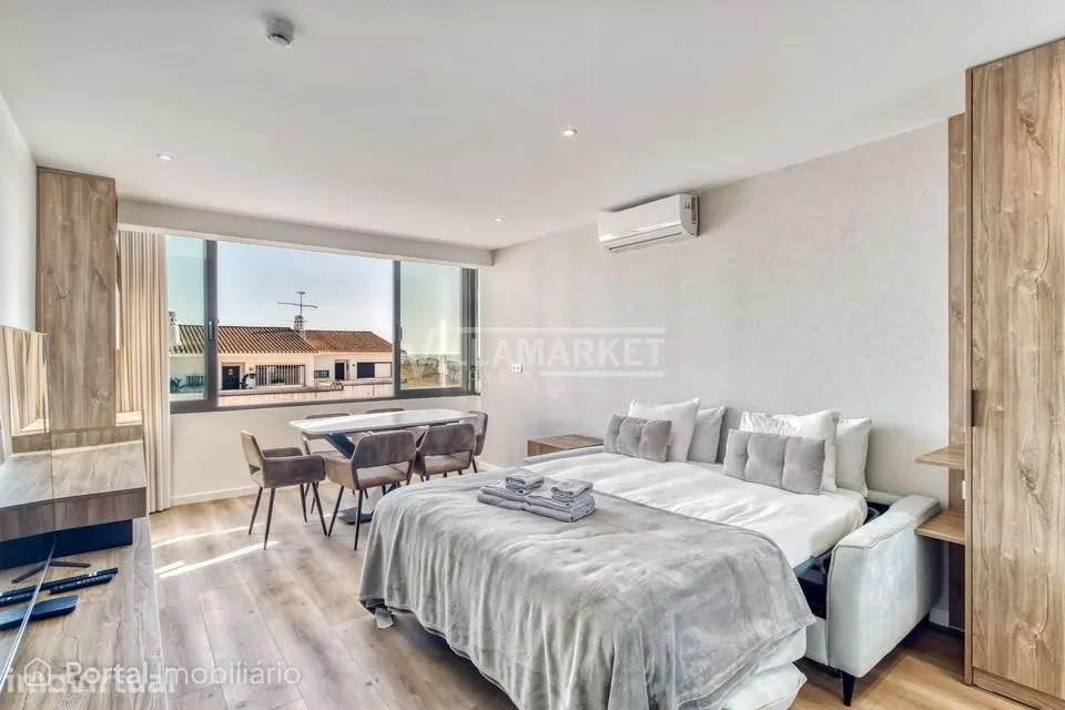 Apartamento T2 Duplex com vista mar remodelado, mobilada e equipado co