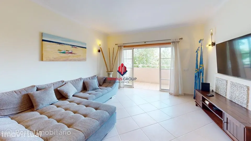 Apartamento T2 com Piscina, Garagem e Arrecadação – Vale...