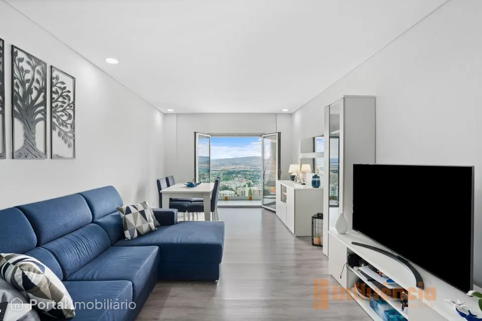 Apartamento T3 Semi-Novo com varandas | Covilhã