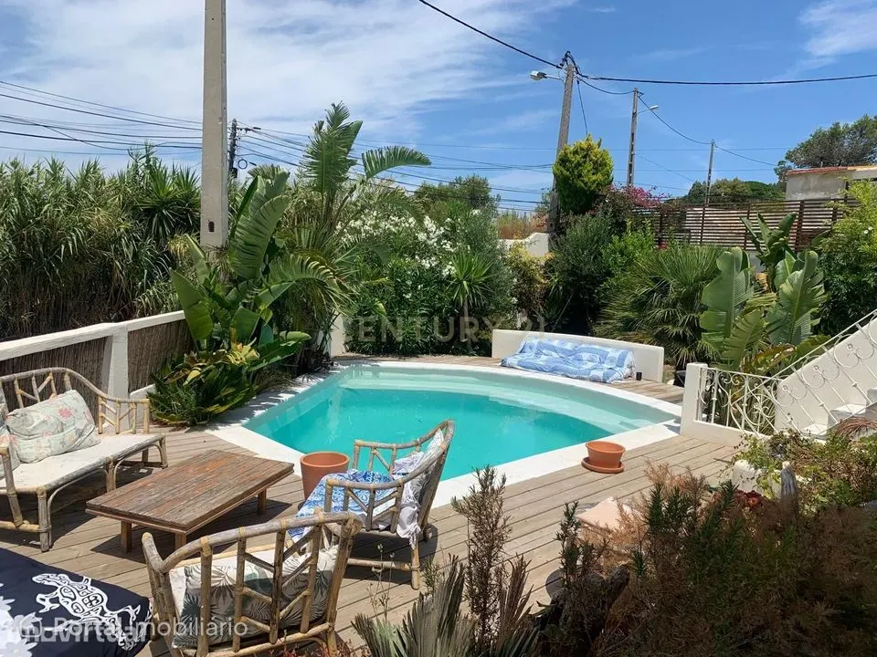 Moradia Independente T5 naTrafaria| Totalmente Remodelada | Piscina