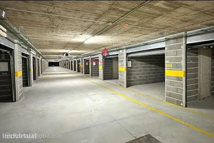 Garage for sale in Portimão