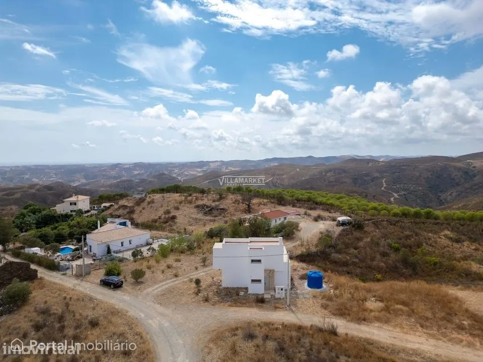 VILLA V3 composta por 2 andares com 435 m2 de terreno situada em Cotov