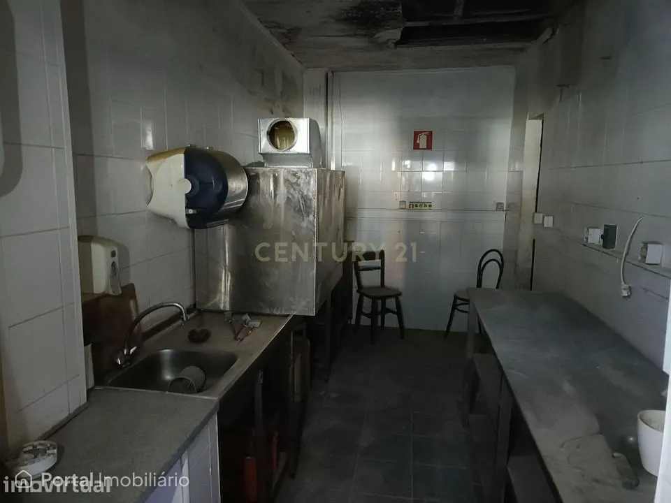 Espaço Comercial na Rua Passos Manuel, Alhandra