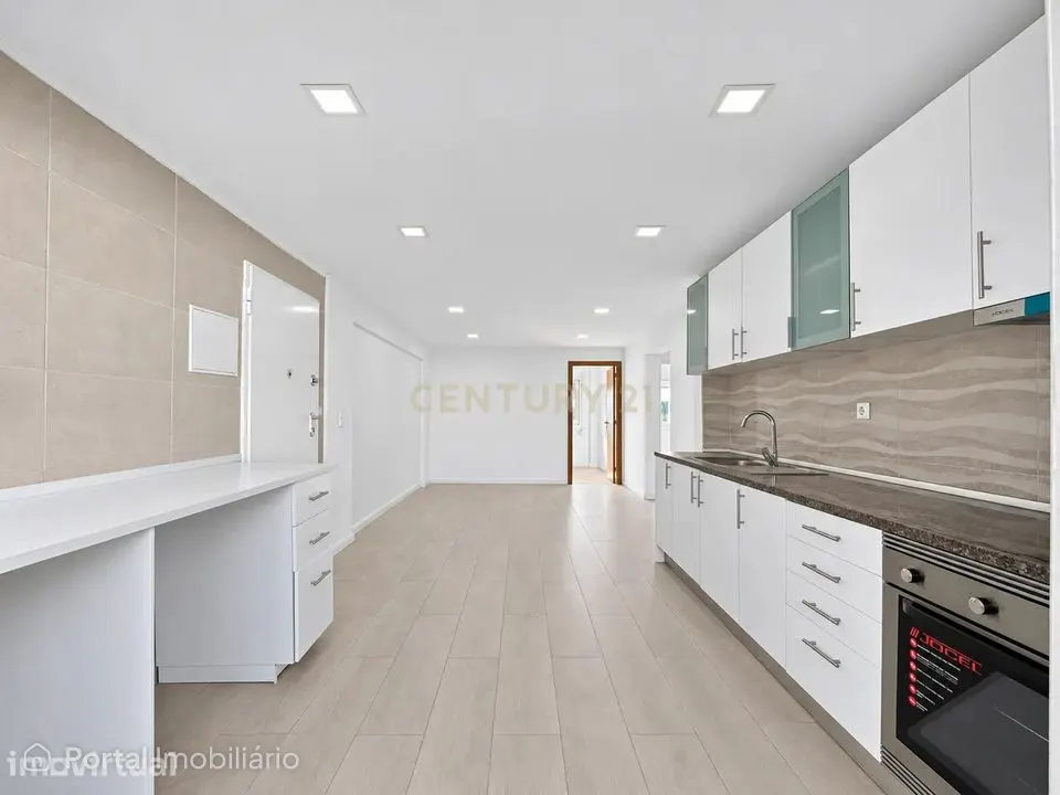 Apartamento T2+1 em Vale Figueira , Sobreda