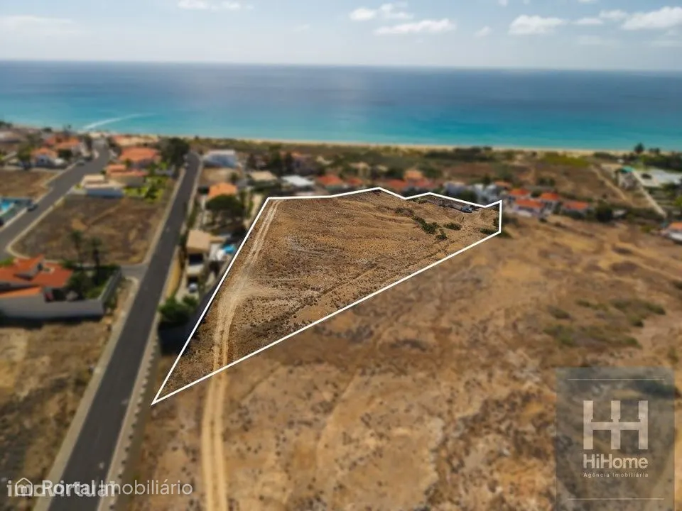 Terreno de 11.400 m2 na Ilha do Porto Santo