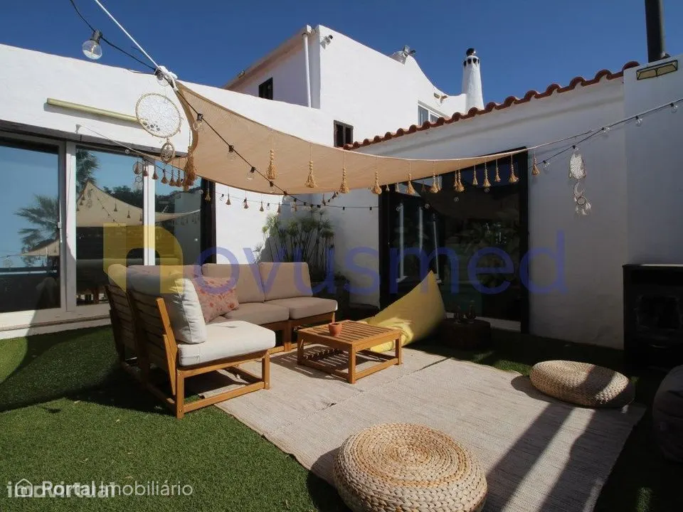 Moradia T4 com piscina, térrea perto da praia e do Golf dos Salgados