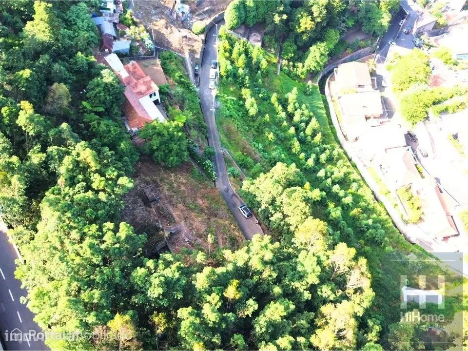 Lote de terreno misto com 870 m2 nas Lajinhas no Monte