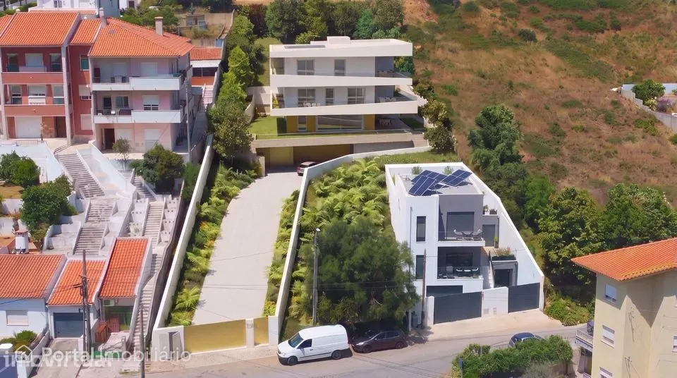Terreno Urbano de 1497 m2 com Alvará e Vista Mar na Galiza, Estoril