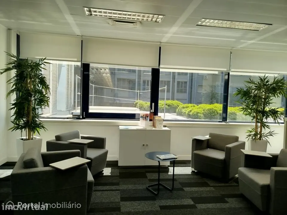 Shop for rent in Campo de Ourique