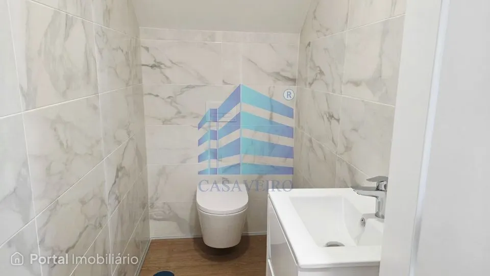 Apartamento T2 Duplex com terraço centro de Esgueira