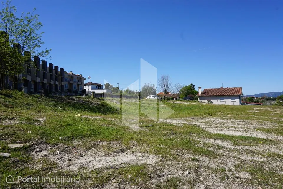Lote de Terreno Venda em Molelos,Tondela