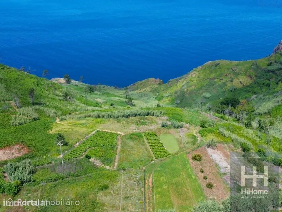 Land for sale in Fajã da Ovelha
