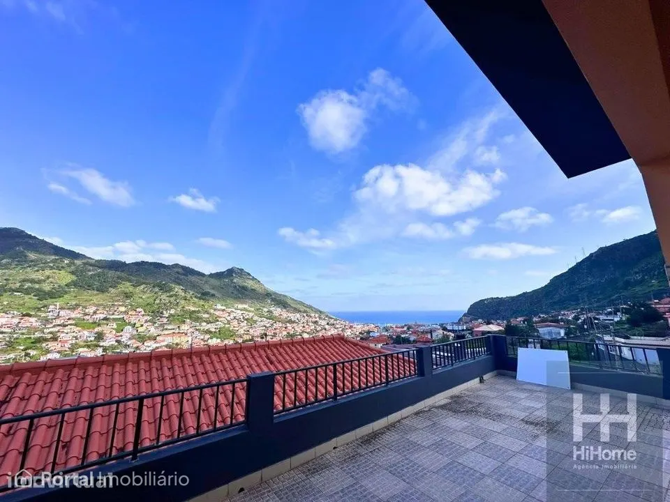 Moradia T2 com vista mar e cidade de Machico e terreno para cultivo