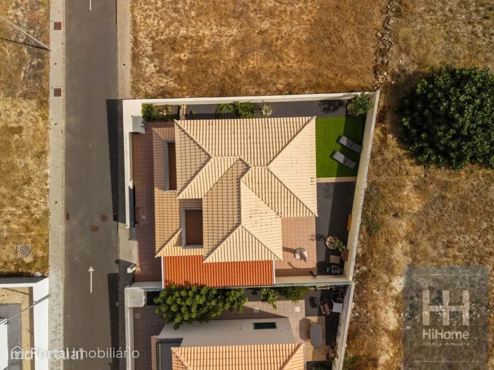 Moradia T3 Renovada nas Lombas, Porto Santo